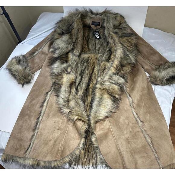 Fabulous Furs Long Faux Fur Trimmed Coat for Women 3X - Picture 8 of 8